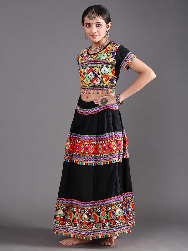 Girls Traditional Gujarati Garba Dandiya Dance Costume (Chaniya