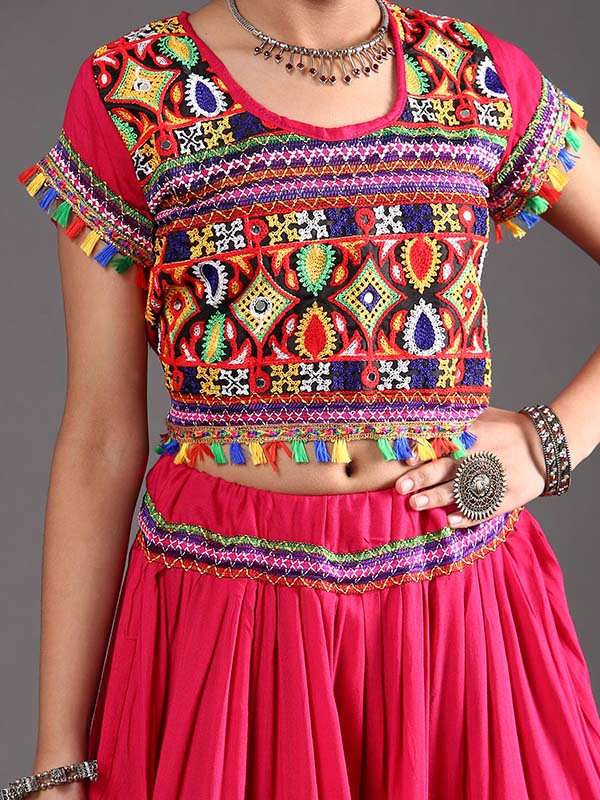 Girls Traditional Gujarati Garba Dandiya Dance Costume (Chaniya, Choli – The Dance Bible Girls Traditional Gujarati Garba Dandiya Dance Costume (Chaniya, Choli – The Dance Bible