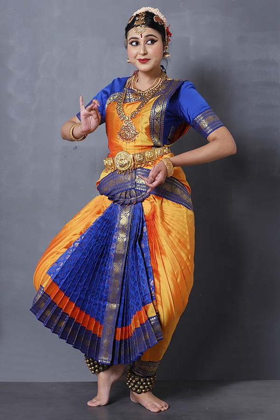 black and gold bharatanatyam dress Bharatnatyam Black Border Dance Costume main image 0